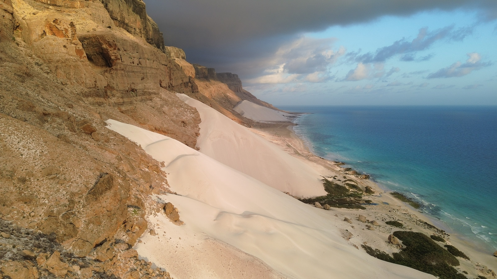 Dunes drone shot=