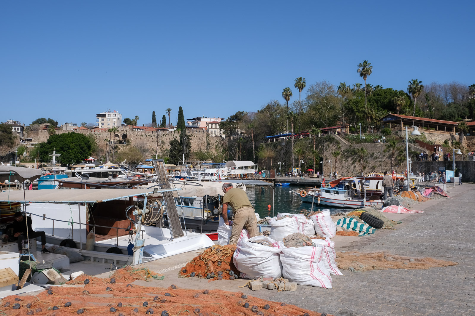 Fisherman preparing net=